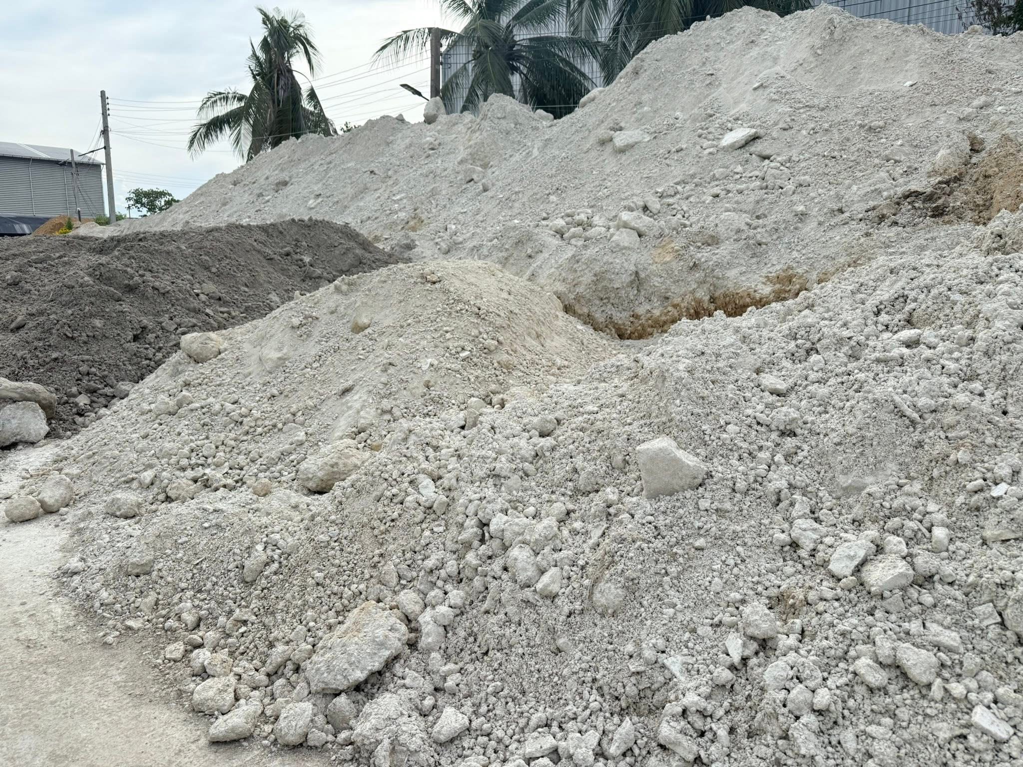 Recycled Concrete Aggregate กองวัสดุที่ลาน บริษัท เหมวรา จำกัด ภาพที่ 2